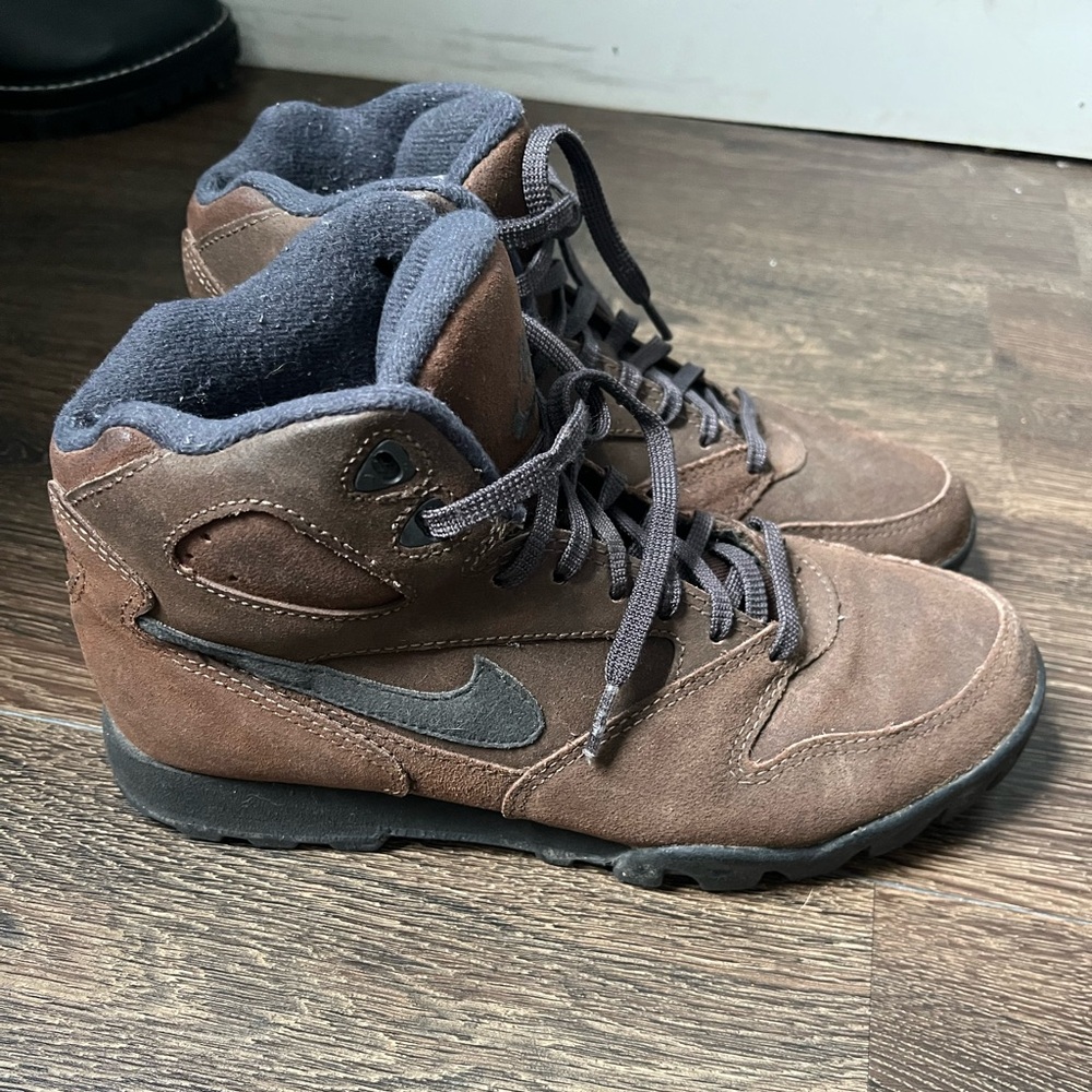 Nike ACG Vintage 90's Caldera Leather Hiking Boots